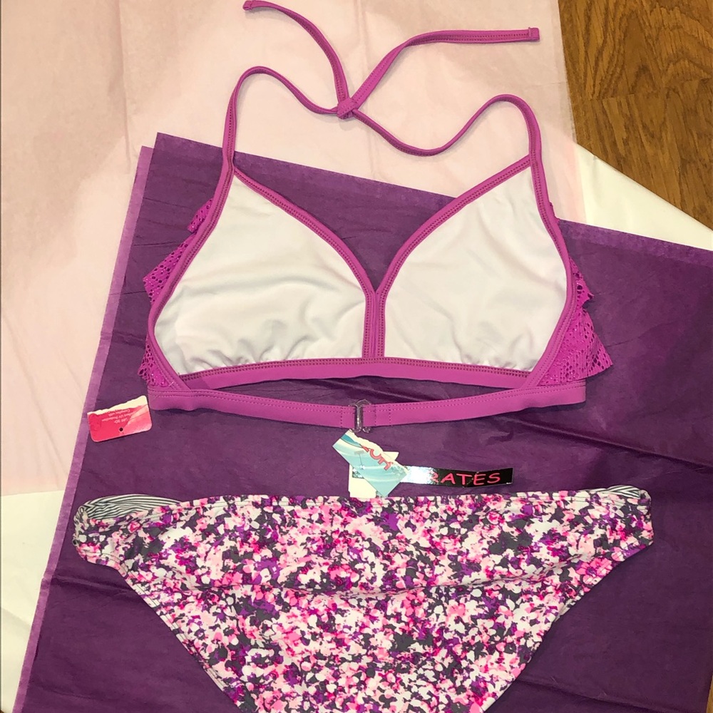 NWT 👙Cute Bikini 👙 - Picture 3 of 6